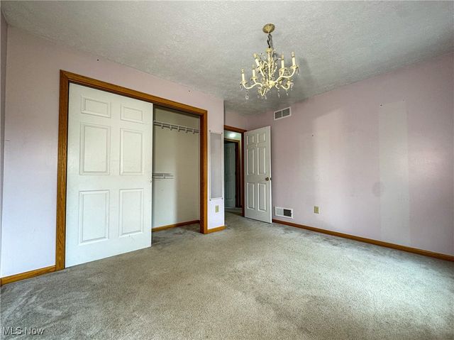 4940 E Calla Road, New Middletown, OH 44442