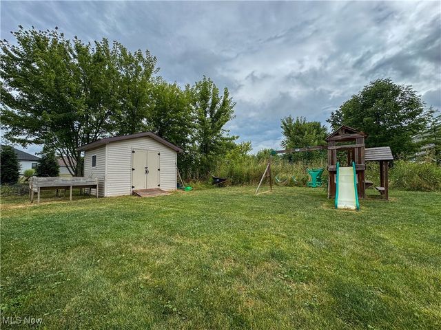 4940 E Calla Road, New Middletown, OH 44442