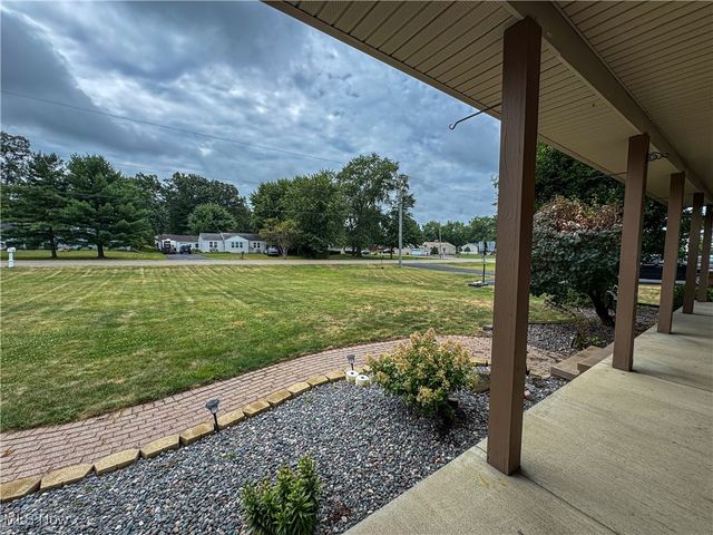 4940 E Calla Road, New Middletown, OH 44442