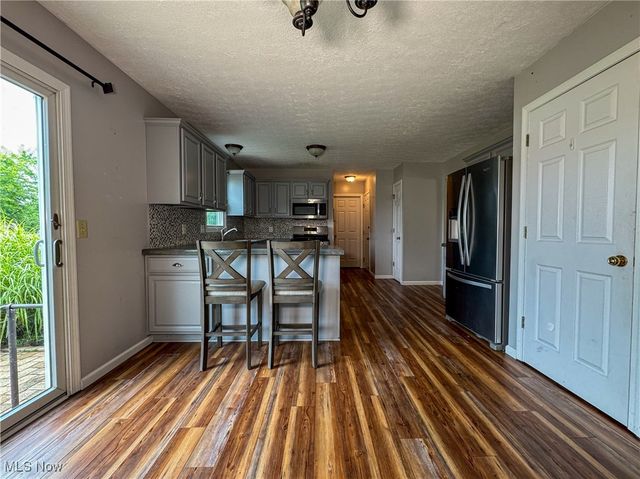 4940 E Calla Road, New Middletown, OH 44442