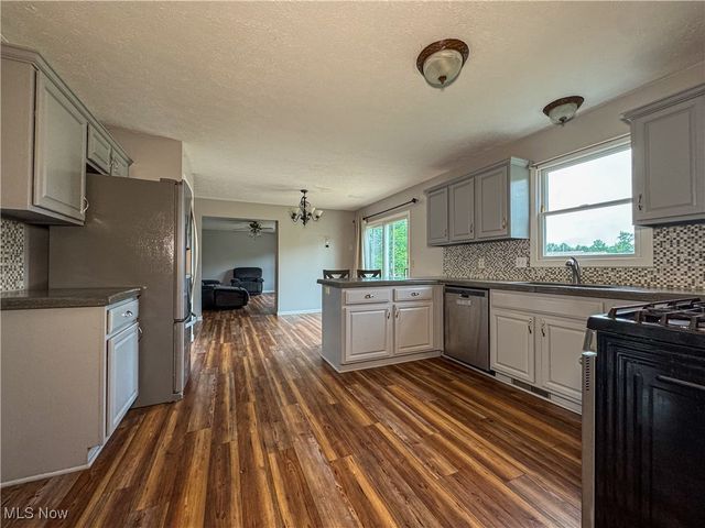 4940 E Calla Road, New Middletown, OH 44442