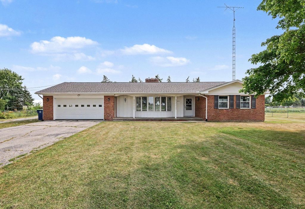 4925 W Freeland Rd Road, Saginaw, MI 48604