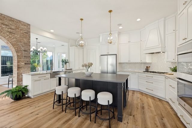 941 Sir Constantine Drive, Lewisville, TX 75056