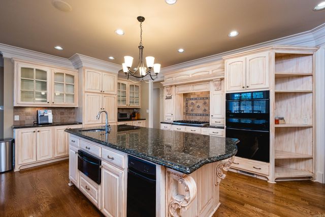 4 Waterview Court, Little Rock, AR 72223