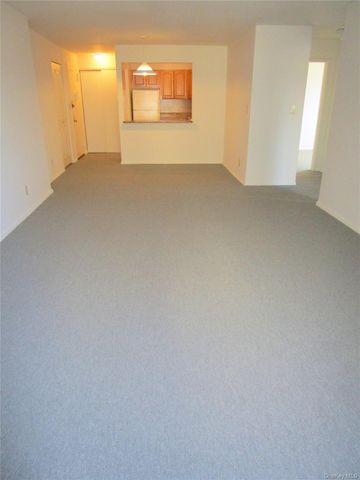 680 N Terrace Avenue 2D, Mount Vernon, NY 10552