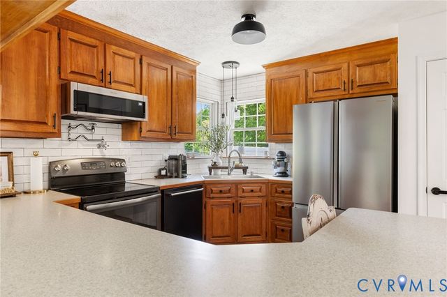 8136 Warriner Rd, Richmond, VA 23231