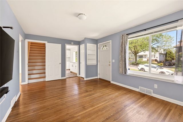129 Wyndham Road, Rochester, NY 14612