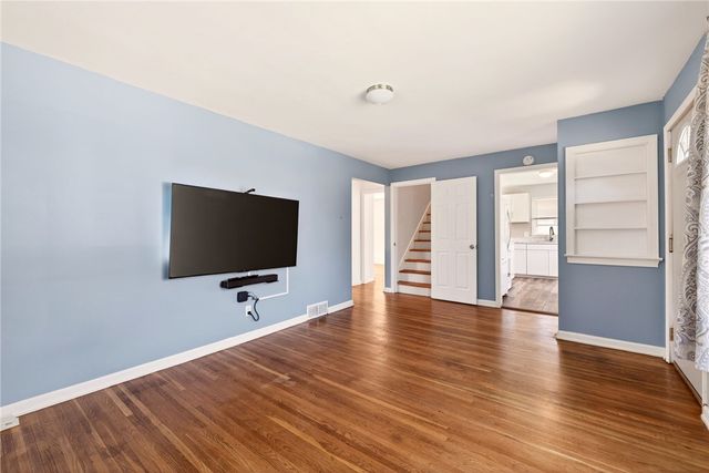 129 Wyndham Road, Rochester, NY 14612