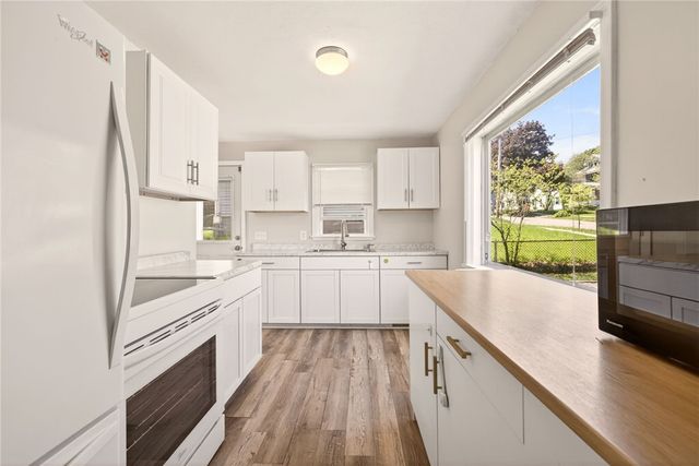 129 Wyndham Road, Rochester, NY 14612