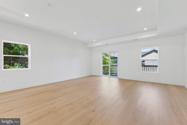 5046 ASTOR PL SE, Washington, DC 20019