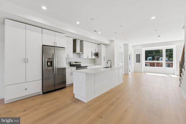 5046 ASTOR PL SE, Washington, DC 20019