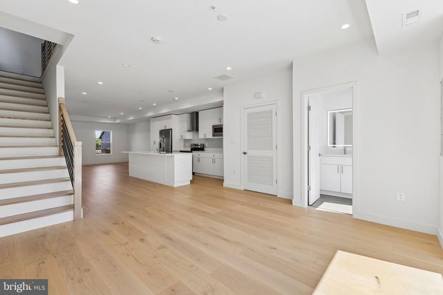 5046 ASTOR PL SE, Washington, DC 20019