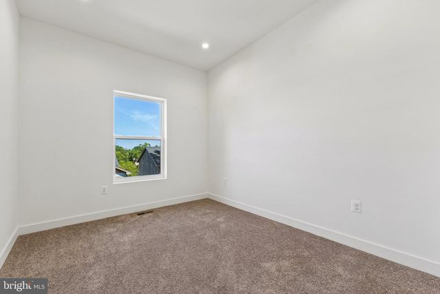 5046 ASTOR PL SE, Washington, DC 20019