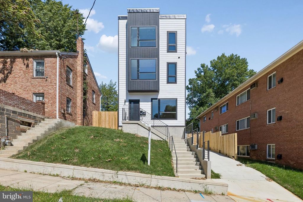 5046 ASTOR PL SE, Washington, DC 20019