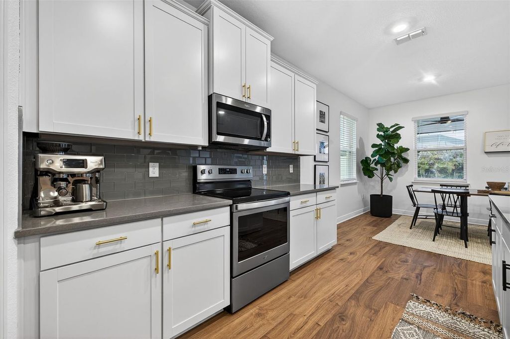 Image 14 of property listing at 10913 HONOR ROAD, Tampa, FL 33625