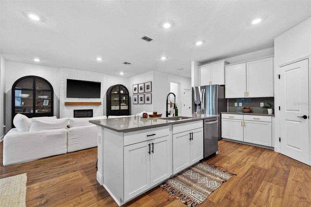 Image 16 of property listing at 10913 HONOR ROAD, Tampa, FL 33625