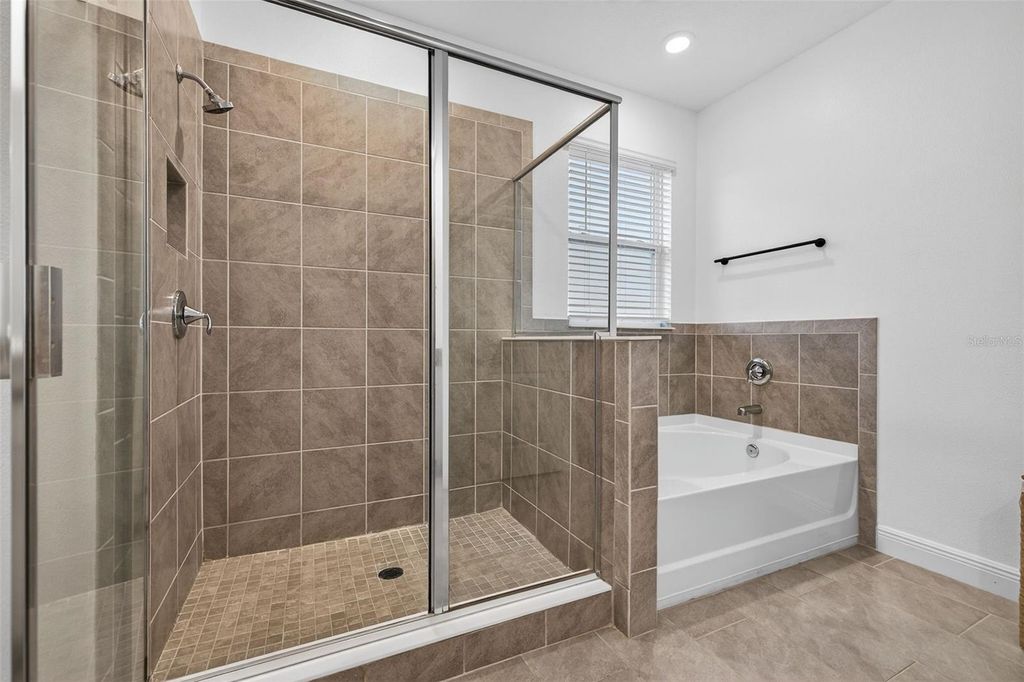 Image 23 of property listing at 10913 HONOR ROAD, Tampa, FL 33625