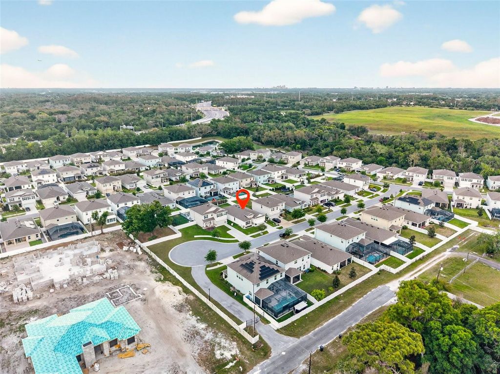 Image 4 of property listing at 10913 HONOR ROAD, Tampa, FL 33625