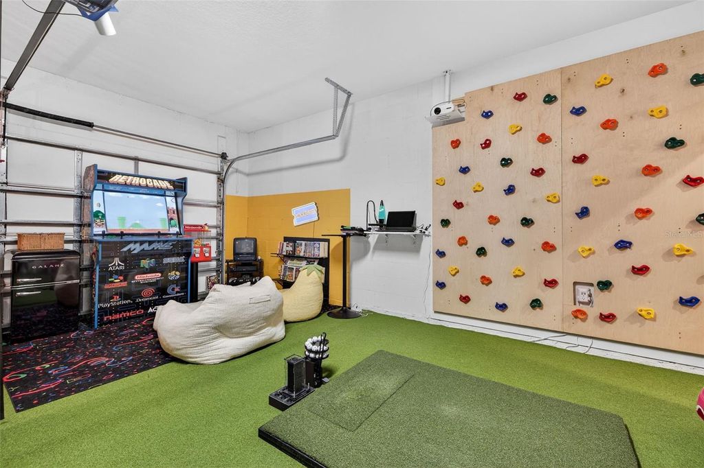 Image 38 of property listing at 10913 HONOR ROAD, Tampa, FL 33625