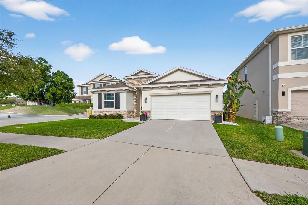 Image 39 of property listing at 10913 HONOR ROAD, Tampa, FL 33625