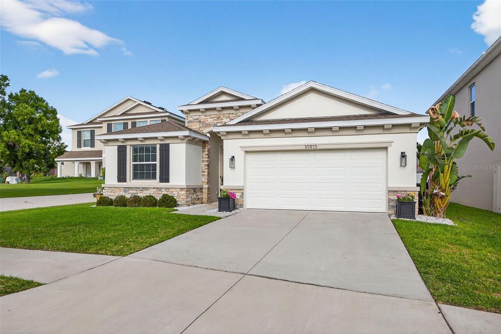 Image 5 of property listing at 10913 HONOR ROAD, Tampa, FL 33625