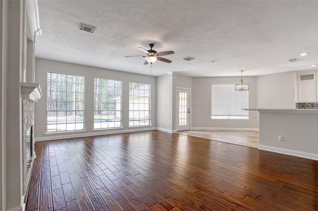 14010 Lakewood Crossing Boulevard, Houston, TX 77070