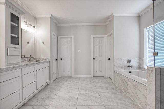 14010 Lakewood Crossing Boulevard, Houston, TX 77070