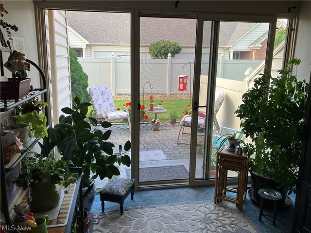 147 Village Court, Columbiana, OH 44408