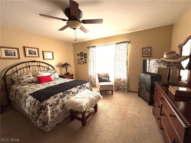 147 Village Court, Columbiana, OH 44408