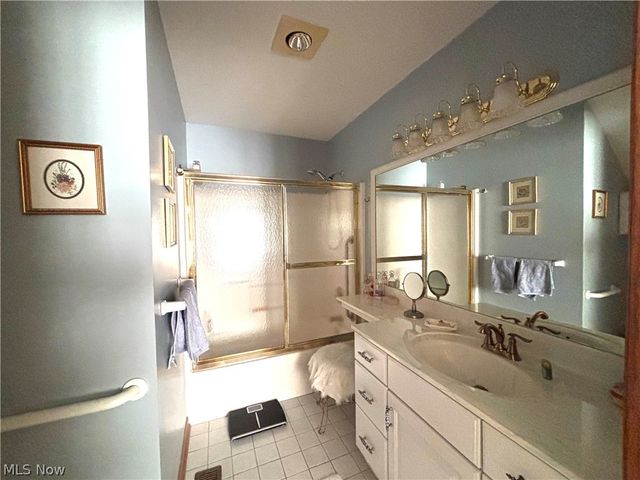 147 Village Court, Columbiana, OH 44408