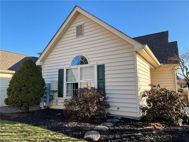 147 Village Court, Columbiana, OH 44408