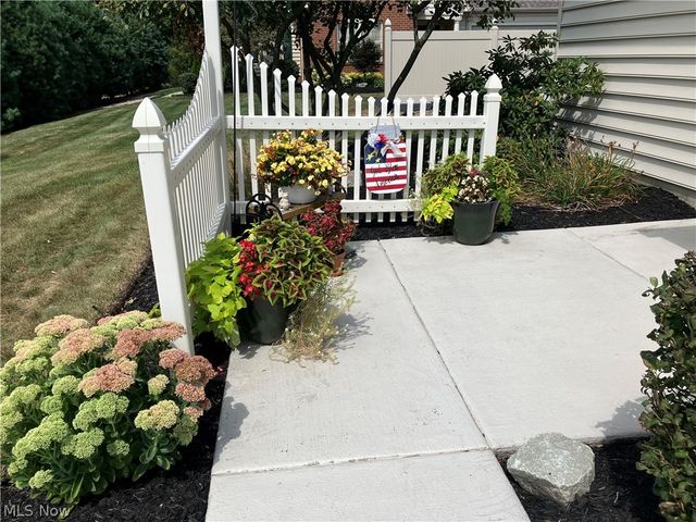 147 Village Court, Columbiana, OH 44408