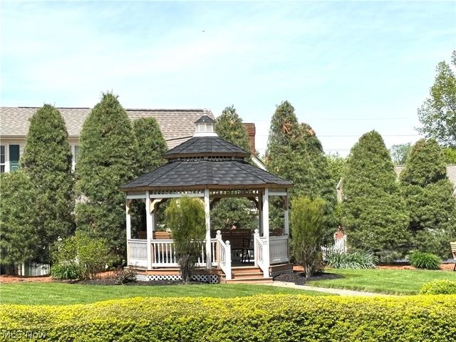 147 Village Court, Columbiana, OH 44408