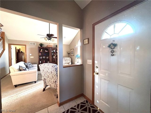 147 Village Court, Columbiana, OH 44408