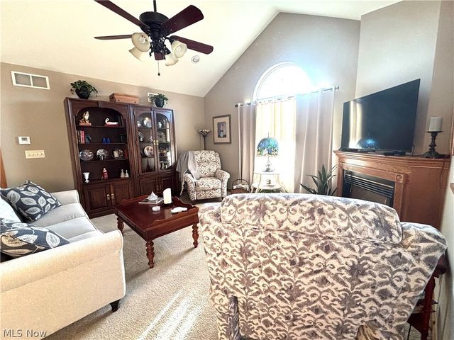 147 Village Court, Columbiana, OH 44408