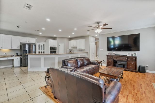 7813 Charlero Dr, Corpus Christi, TX 78414