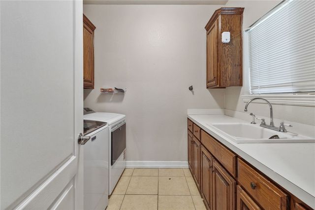 7813 Charlero Dr, Corpus Christi, TX 78414