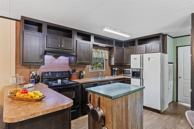 224 Pine Valley DR, Paige, TX 78659