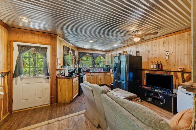 224 Pine Valley DR, Paige, TX 78659