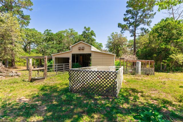 224 Pine Valley DR, Paige, TX 78659