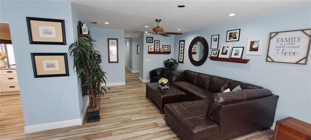 11414 COUNTRY OAKS DRIVE, Tampa, FL 33618