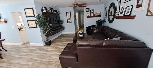 11414 COUNTRY OAKS DRIVE, Tampa, FL 33618