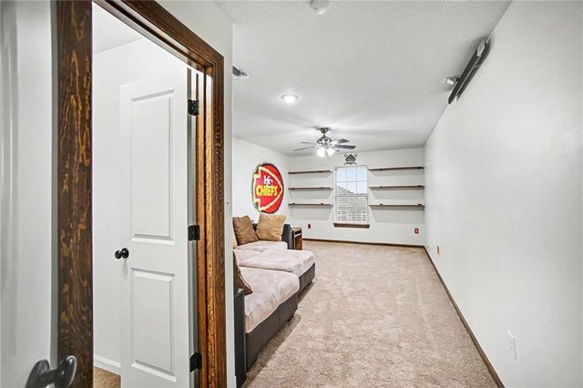 3221 S Mize Ridge Court, Independence, MO 64057