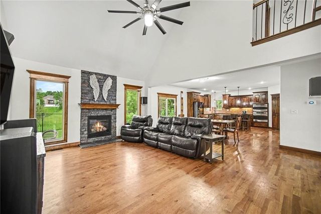3221 S Mize Ridge Court, Independence, MO 64057
