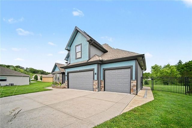 3221 S Mize Ridge Court, Independence, MO 64057