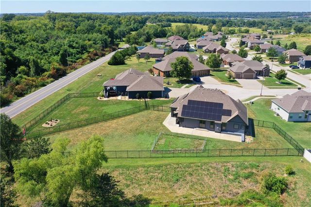 3221 S Mize Ridge Court, Independence, MO 64057