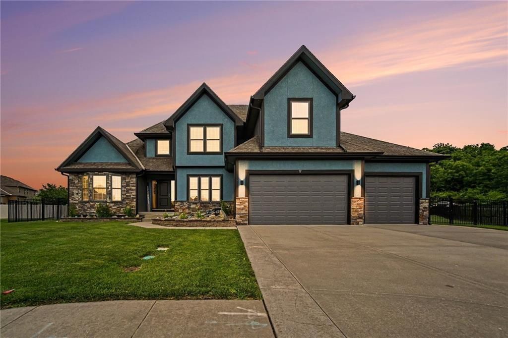 3221 S Mize Ridge Court, Independence, MO 64057