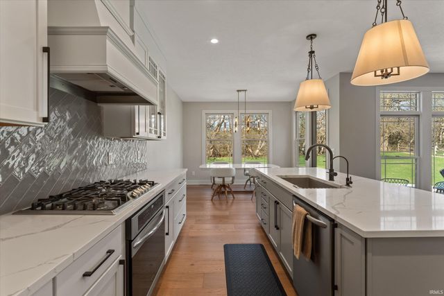 18071 Abington Court, South Bend, IN 46637