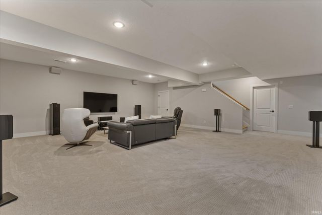 18071 Abington Court, South Bend, IN 46637