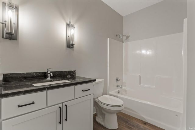 18071 Abington Court, South Bend, IN 46637